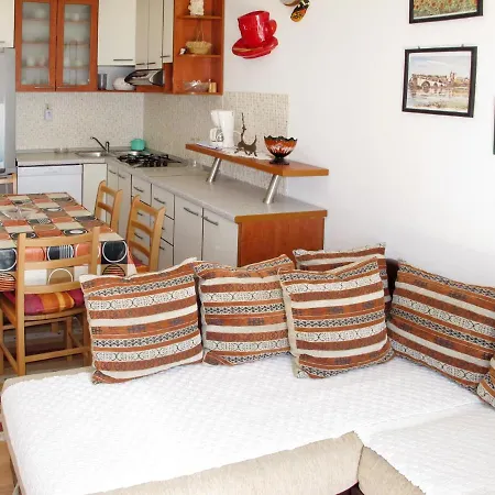 Leut - Omi111 Apartment
